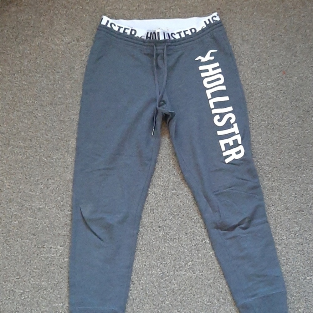 Hollister joggers